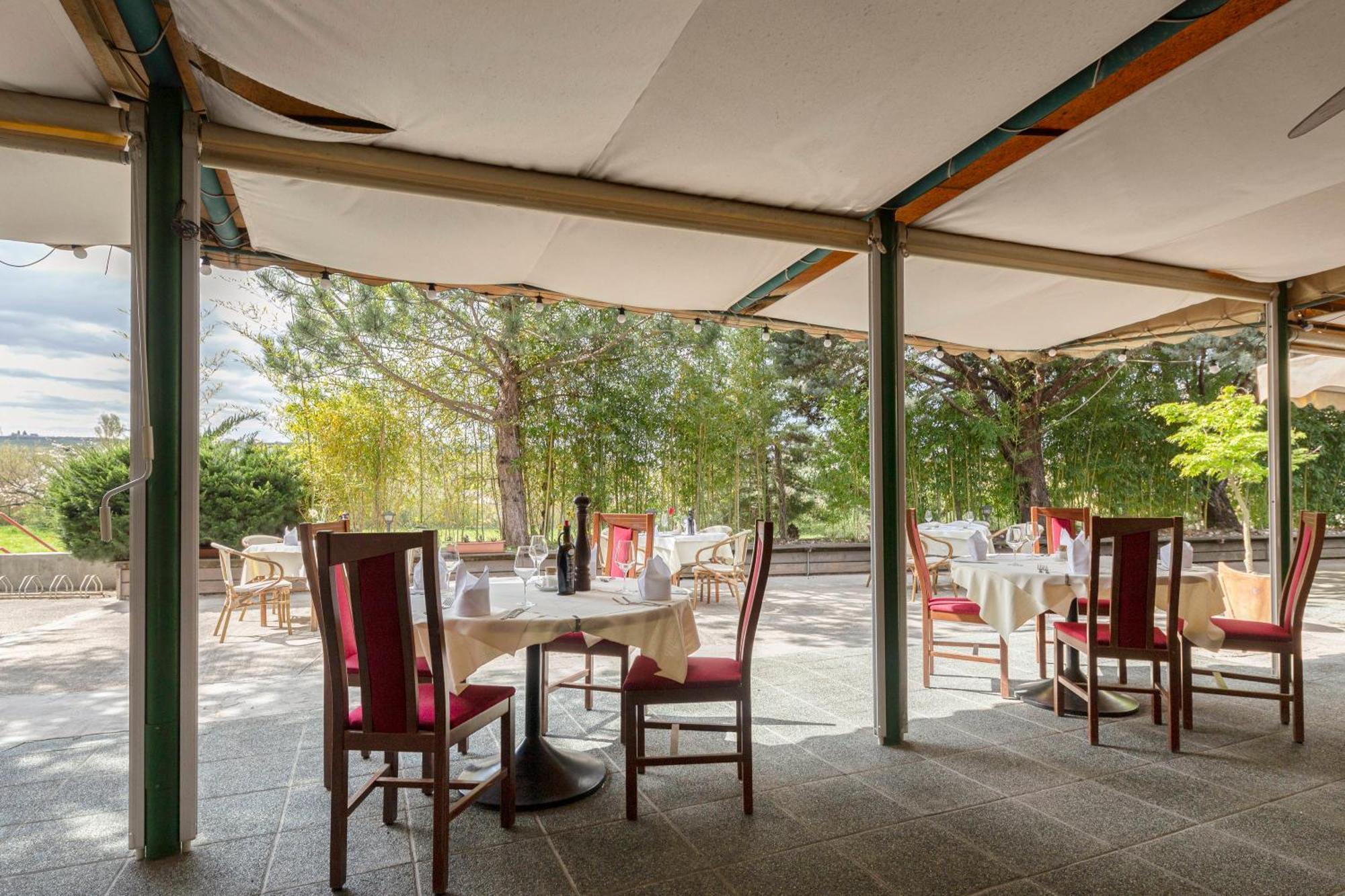 Restaurant Bric Dekani المظهر الخارجي الصورة