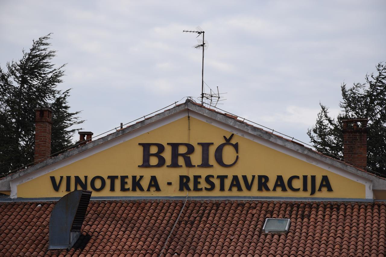 Restaurant Bric Dekani المظهر الخارجي الصورة