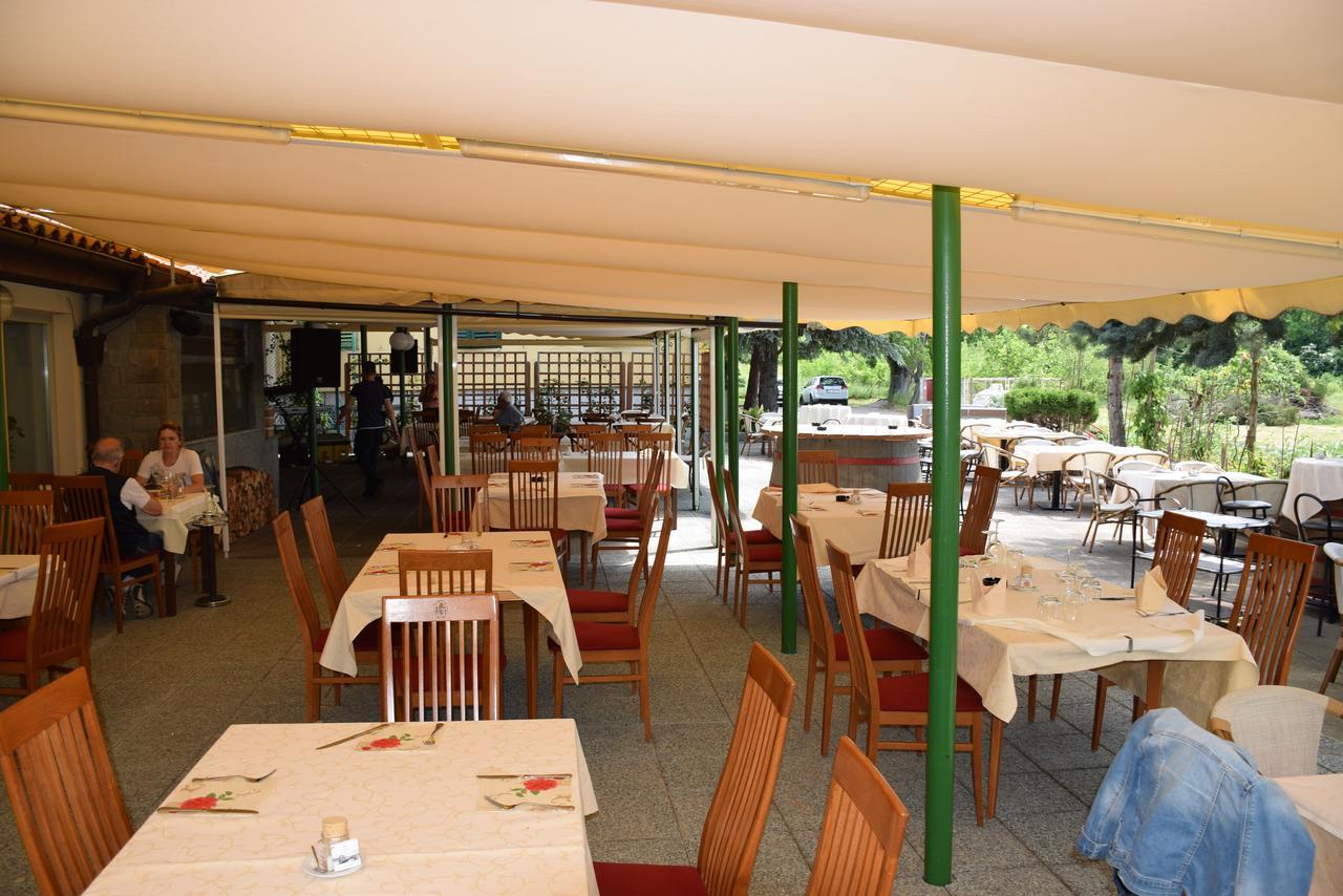 Restaurant Bric Dekani المظهر الخارجي الصورة