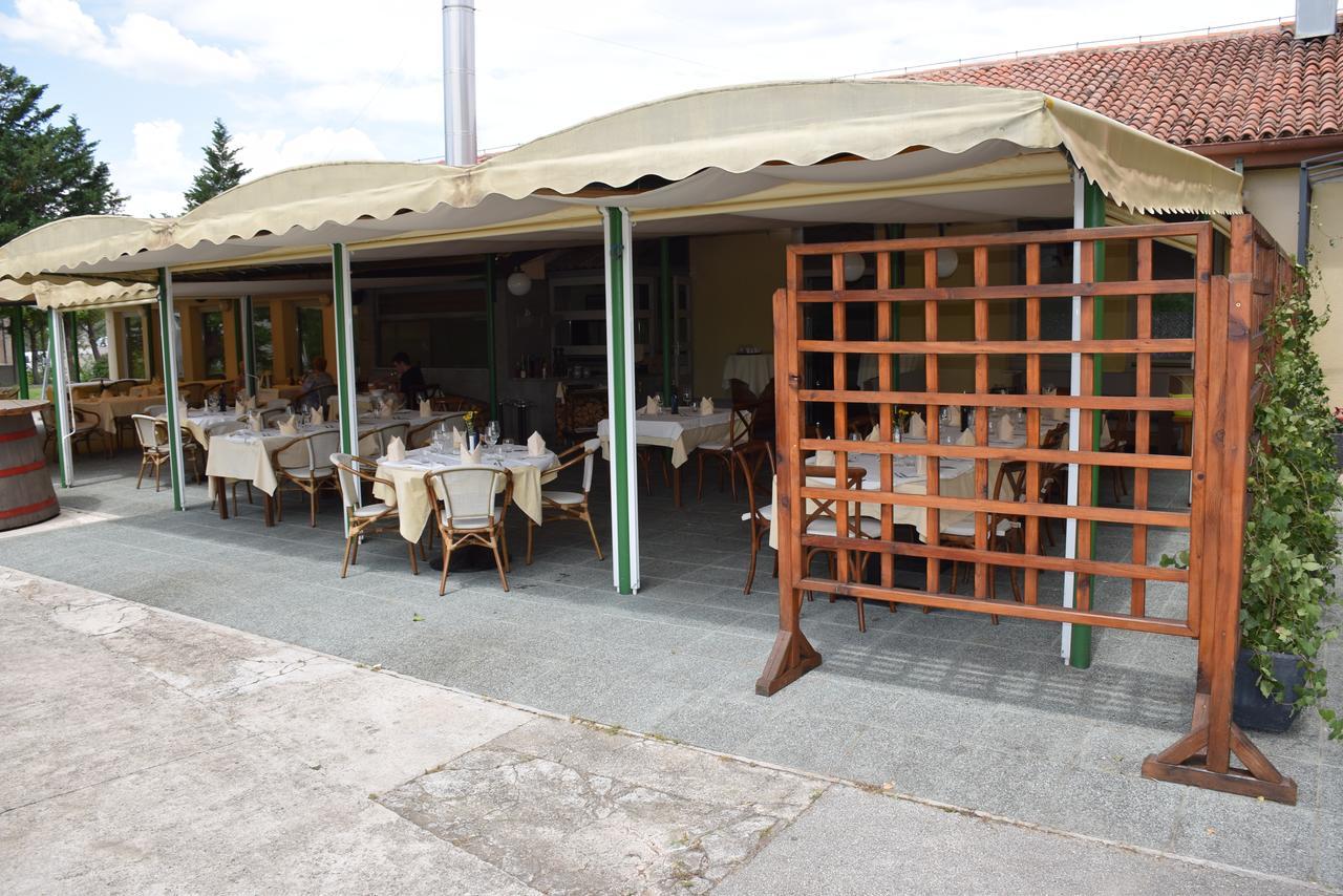 Restaurant Bric Dekani المظهر الخارجي الصورة