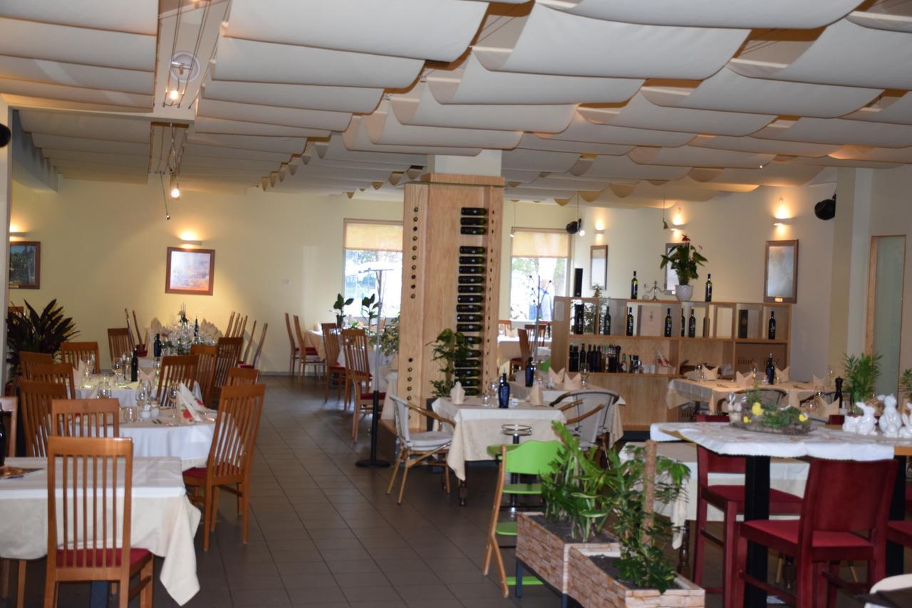 Restaurant Bric Dekani المظهر الخارجي الصورة